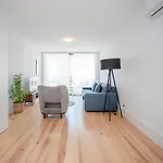 Liiiving In - View * Πόρτο