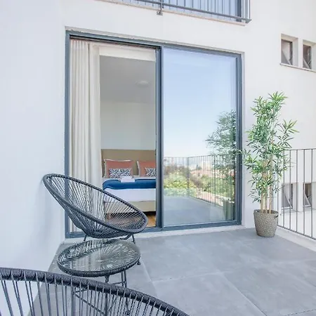 Liiiving In - View Daire Porto