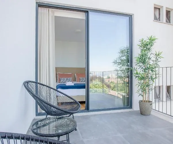 Liiiving In - View Daire Porto