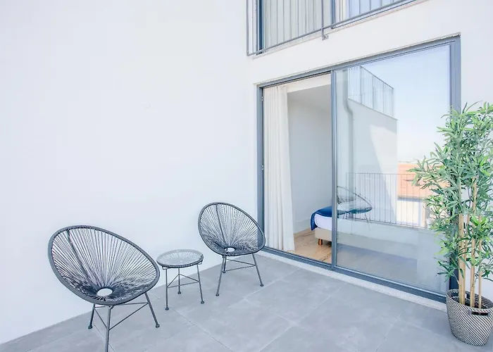 Liiiving In - View Oporto