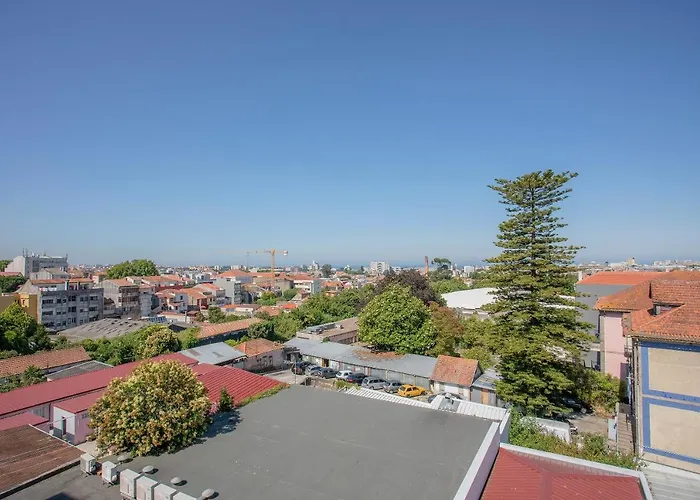 Liiiving In - View Porto