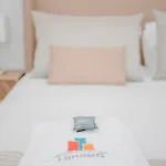 Liiiving In - View