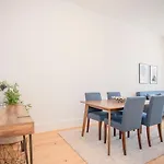 Liiiving In - View