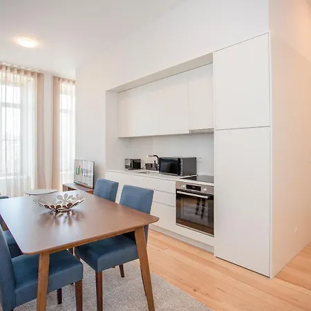 Liiiving In - View Apartman