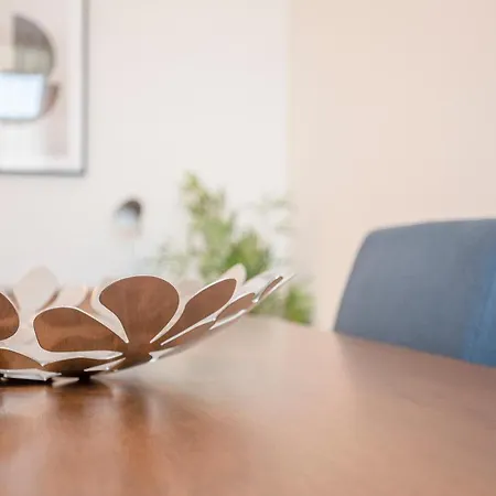Liiiving In - View Apartman Porto