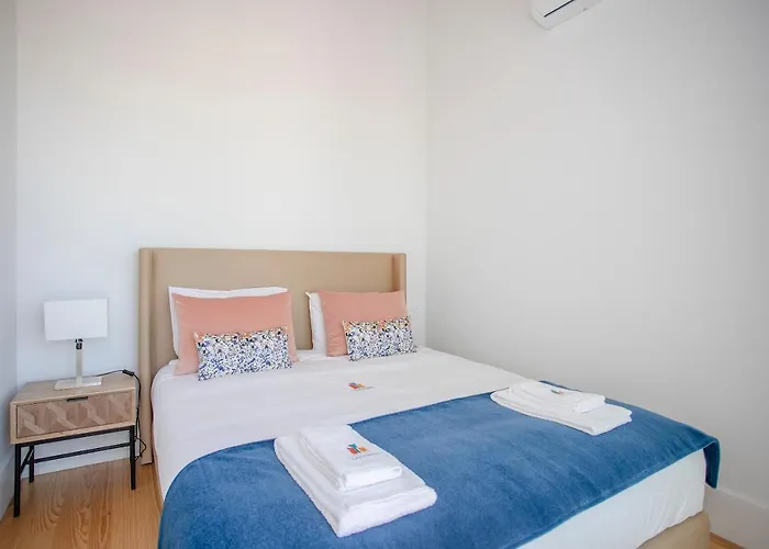 Liiiving In - View *