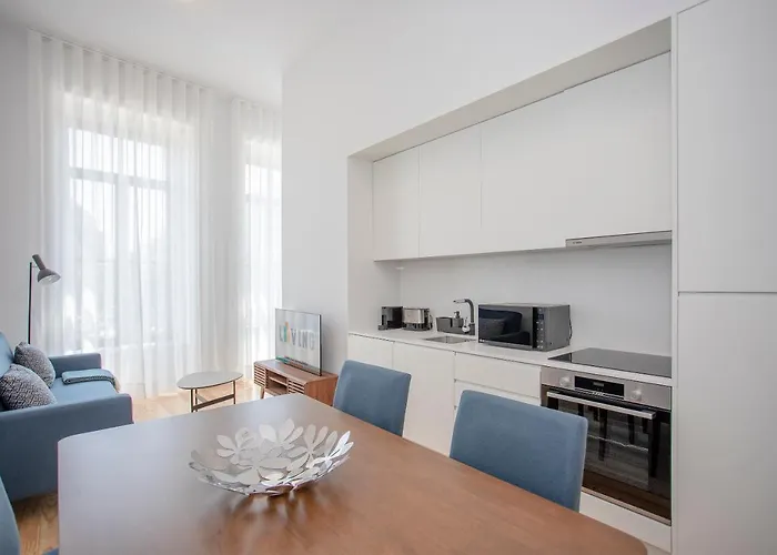 Liiiving In - View * Porto